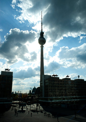 Pferde auf den Dächern der Stadt